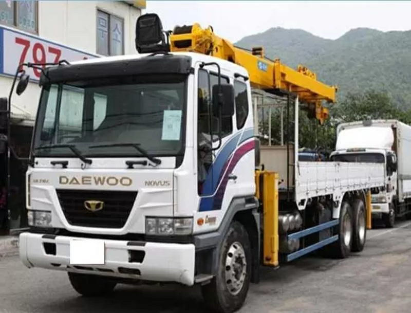 грузовик Daewoo 6x4 с крановой установкой Soosan SCS 1015LS