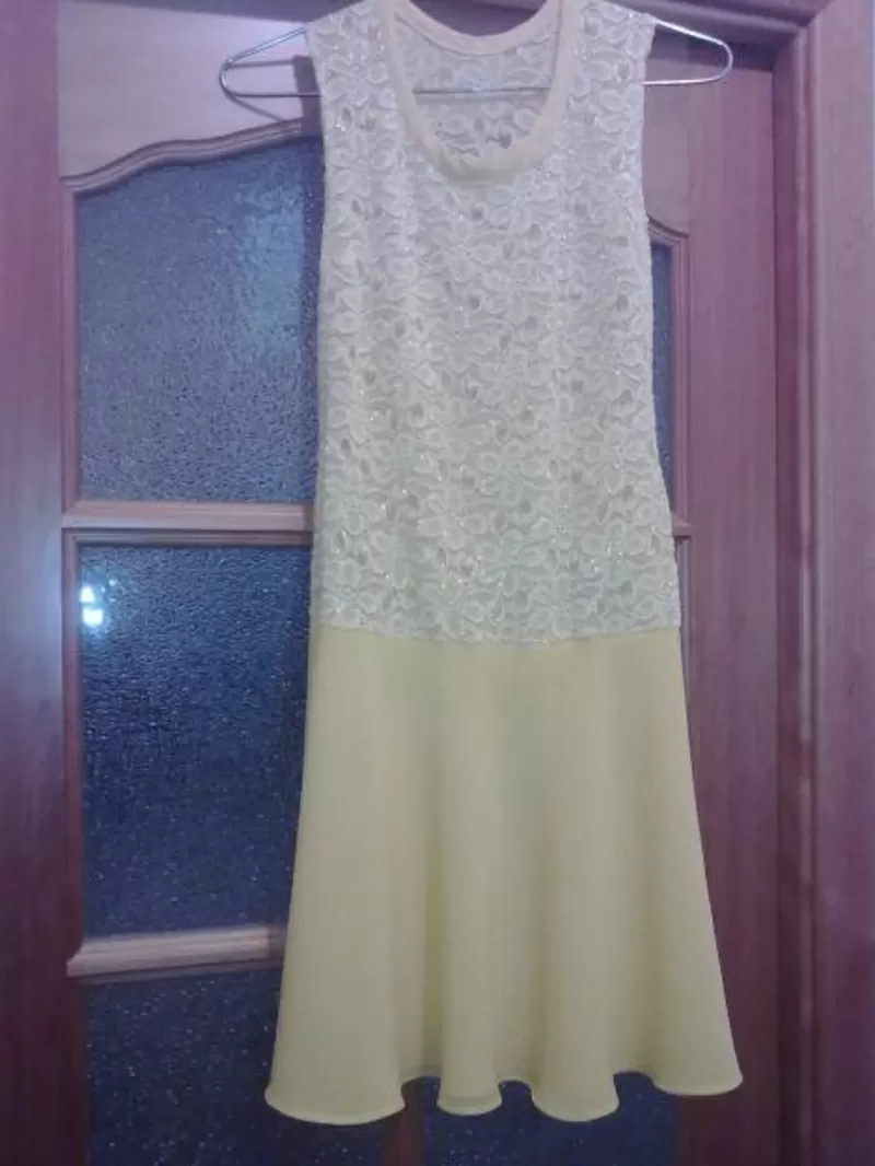 Платье ярко-желтое из гипюра с юбкой полу-солнце  2